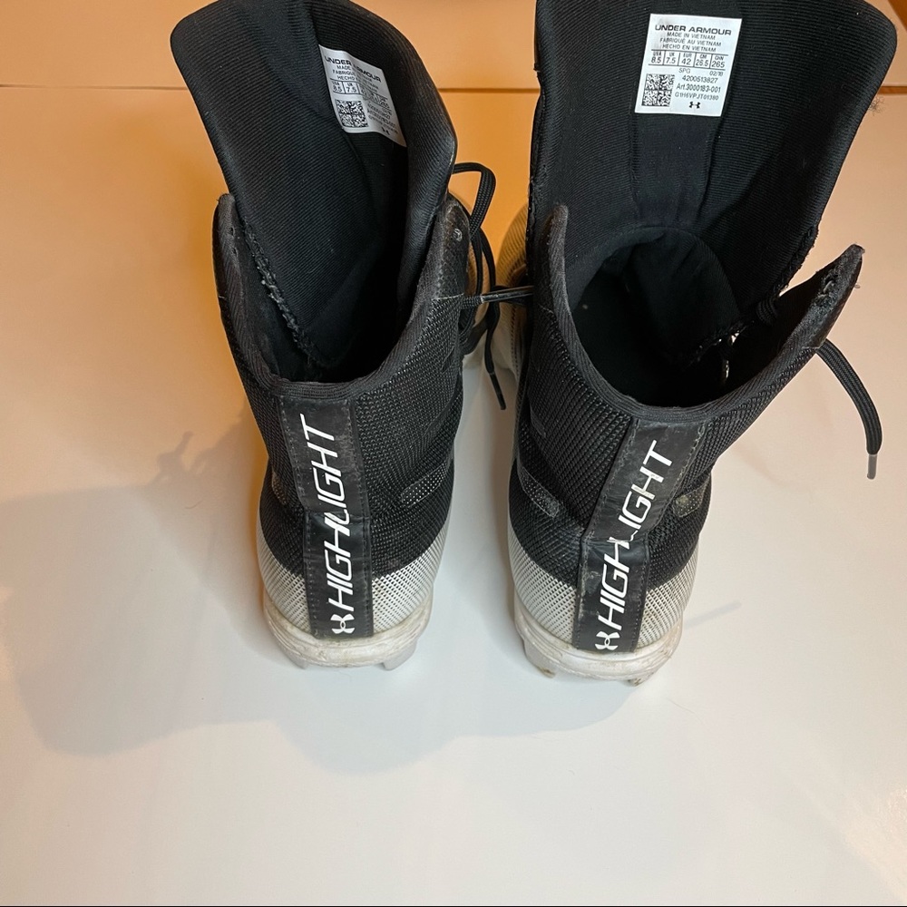 Black and White Under Armor Football Shoes - Picture 5 of 6